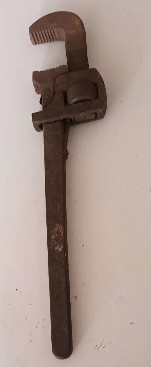 Pipe Wrench. Length 32cm. 50mm.
