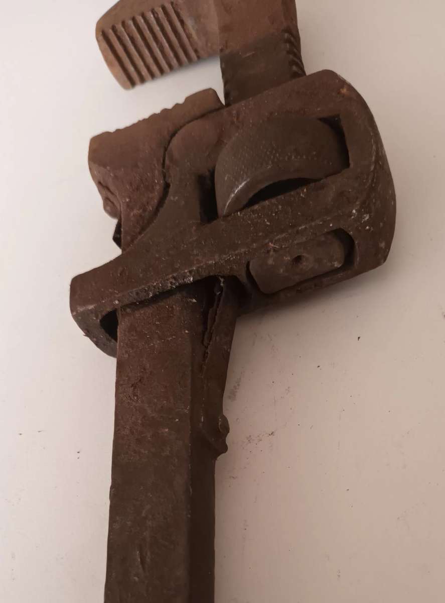 Pipe Wrench. Length 32cm. 50mm.