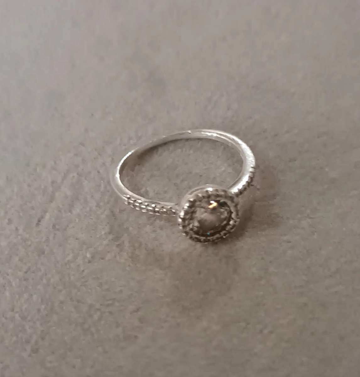 Stunning Sterling Silver Ring. Size O/7. (17.5mm)