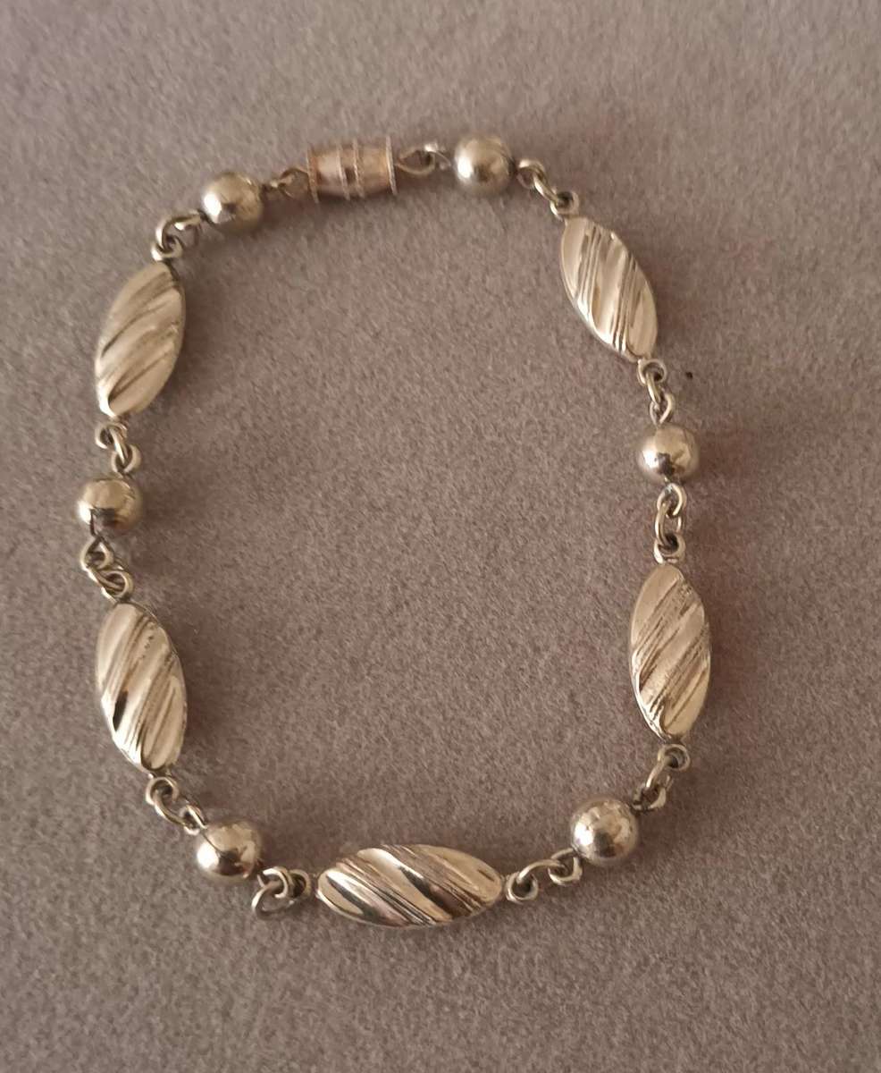 Stunning Sterling Silver Bracelet. Length 20cm. Width 8mm. 8.2g.