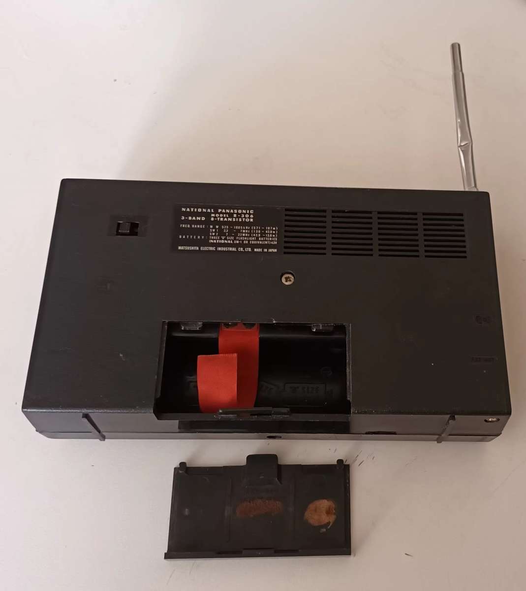 Vintage National Panasonic Radio. Battery Operated.