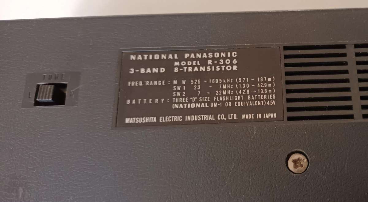 Vintage National Panasonic Radio. Battery Operated.