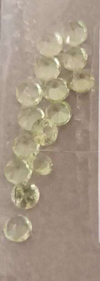 16 Pieces 1.05ct t.w Peridot Gems.