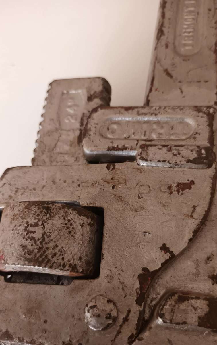 Huge Vitage 24" Trimo Pipe Wrench. Trimont Mfg Co. Made in USA. Length 64cm.