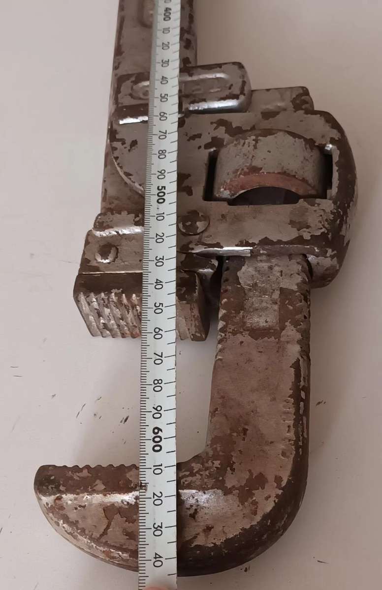 Huge Vitage 24" Trimo Pipe Wrench. Trimont Mfg Co. Made in USA. Length 64cm.
