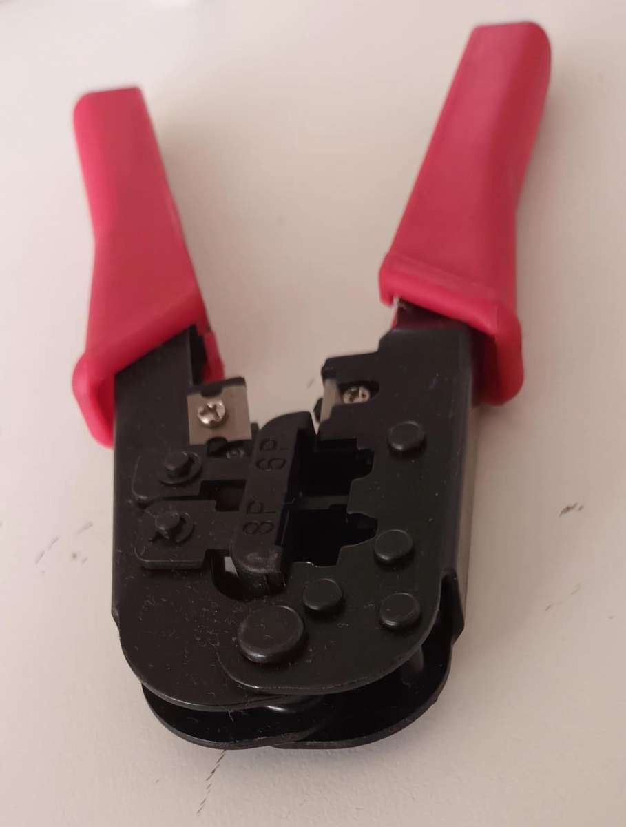 Crimping Tool for Modular Connections.