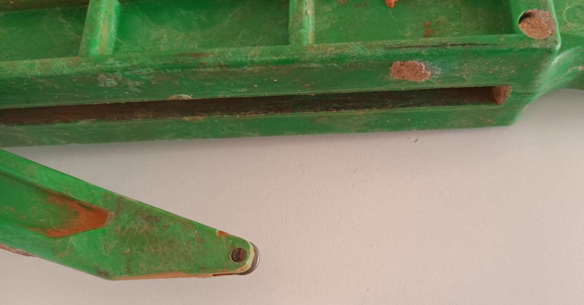 Ceramic Tile Cutter.