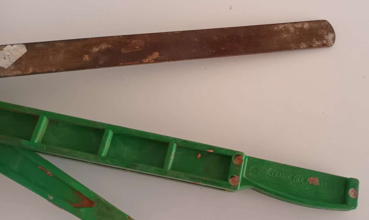 Ceramic Tile Cutter.