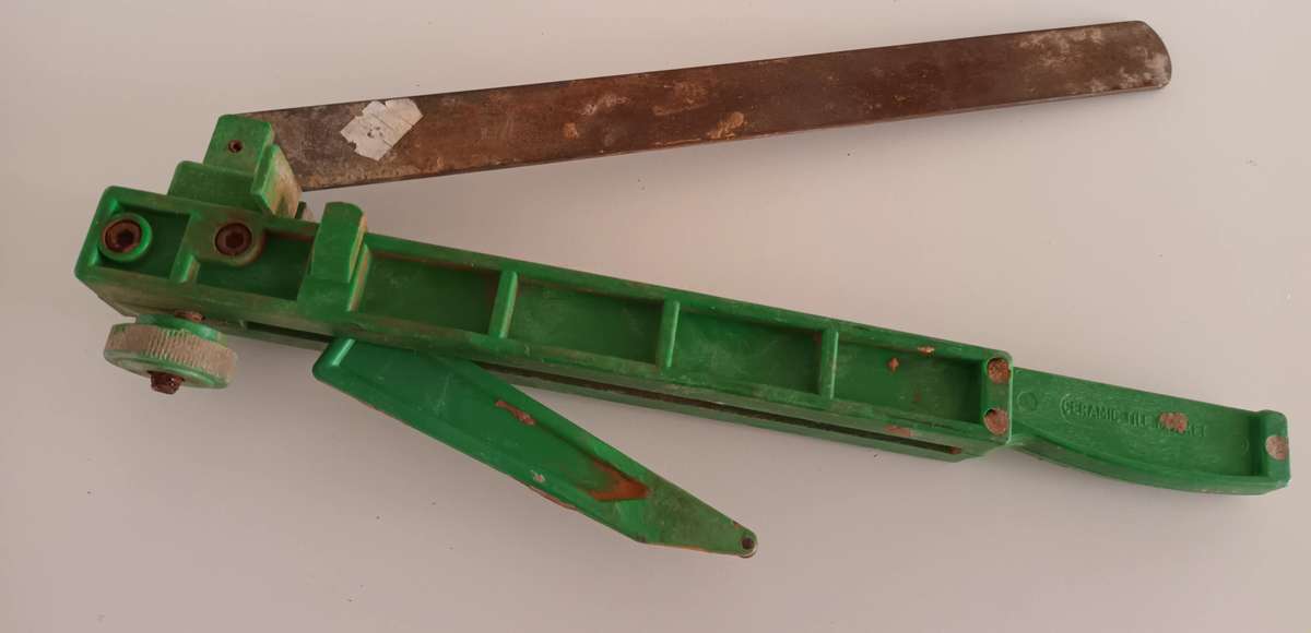 Ceramic Tile Cutter.