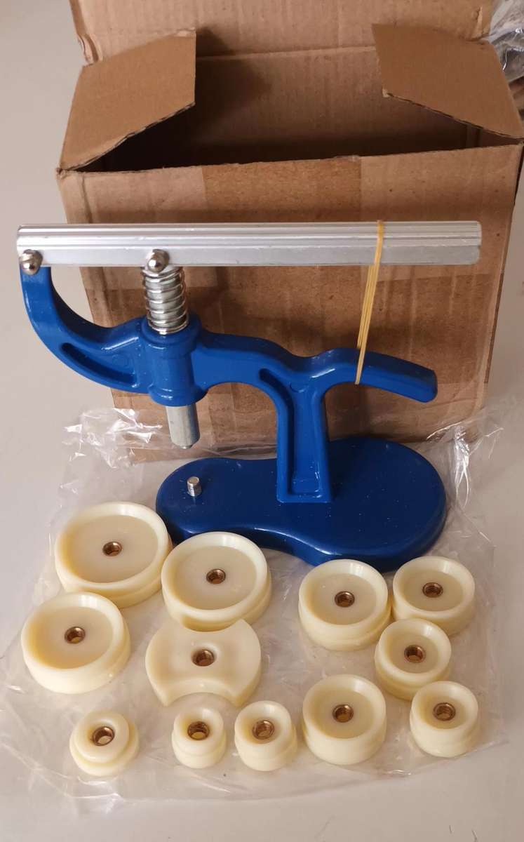 Watch Press with accessories. New.