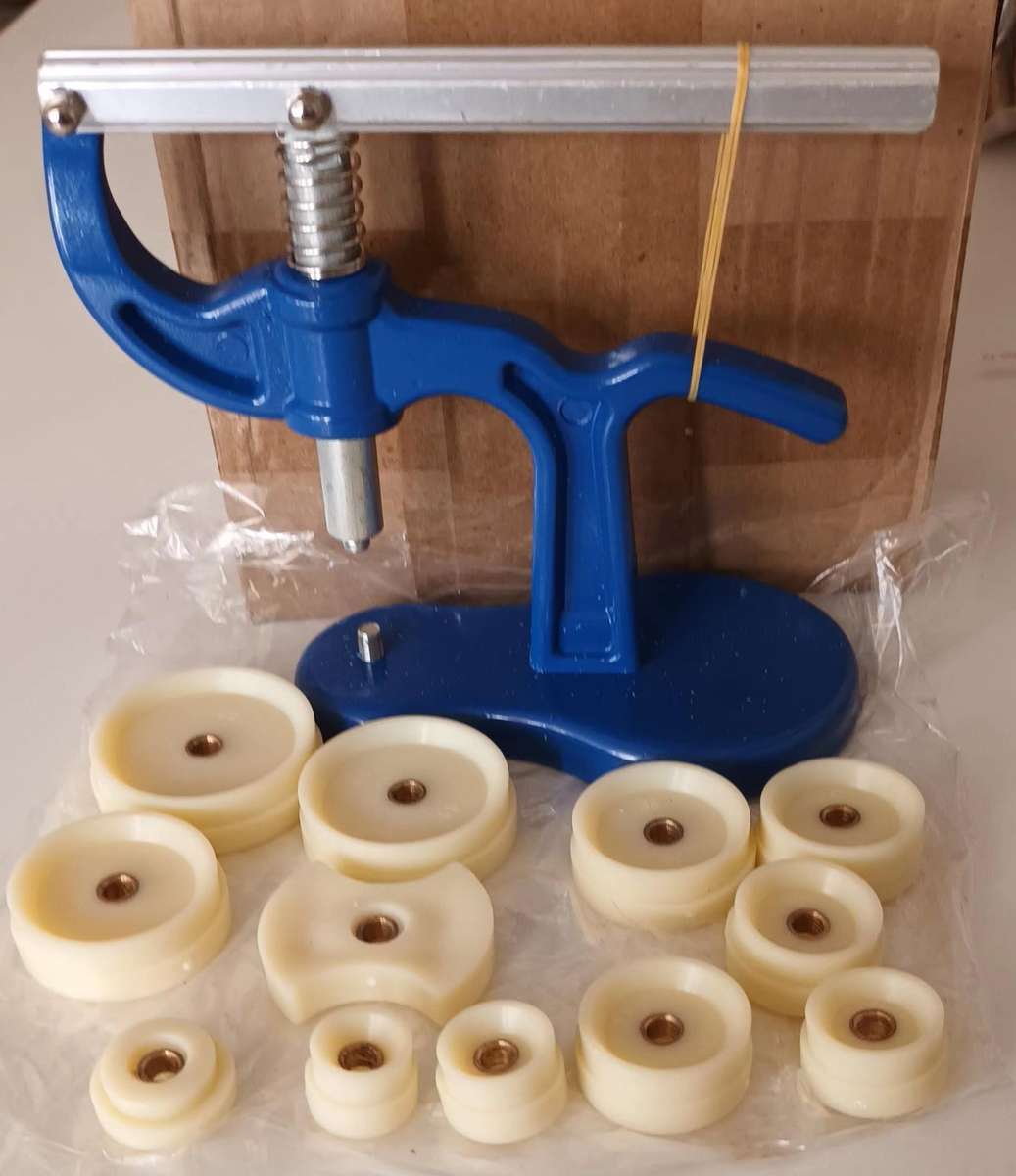 Watch Press with accessories. New.