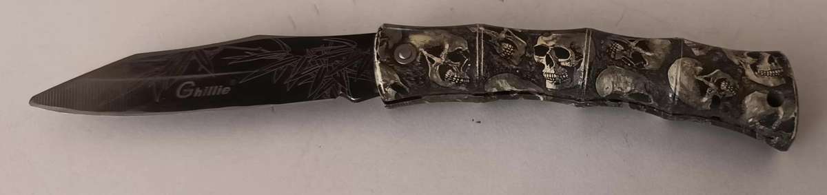 Foldable Pocket Knife.