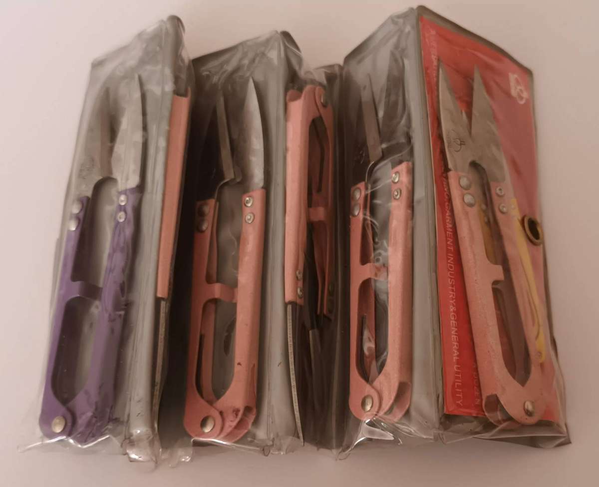 Lot of 6 Utility Cutters. New.