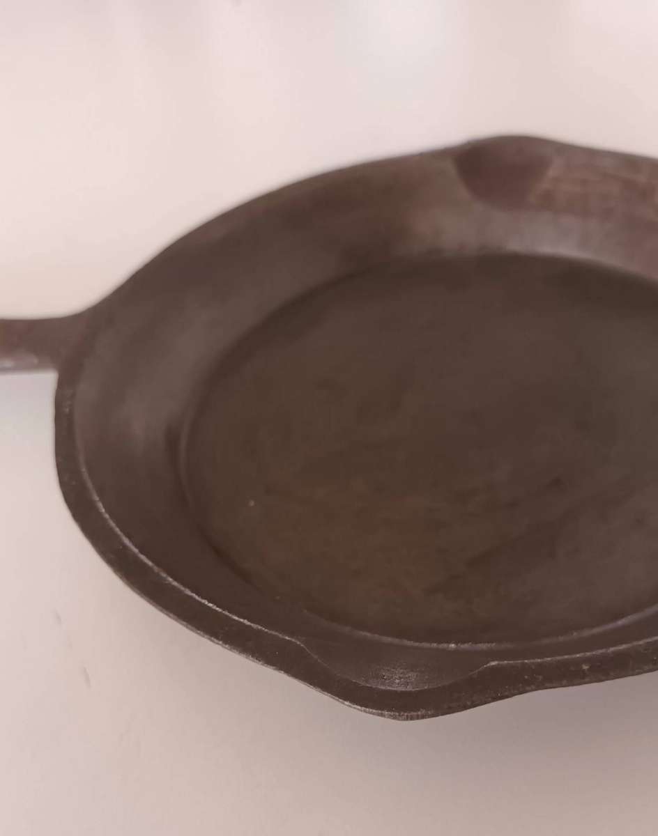 Vintage 6" Miniature Cast Iron Skillet. Made in Taiwan.