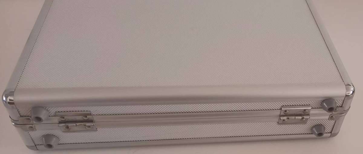 Stunning Lockable Watch Case. Holds 23 Watches. Comes with Keys.