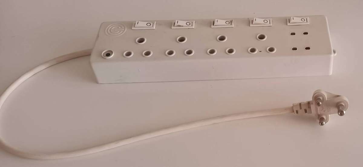 6 Socket Adapter Plug.