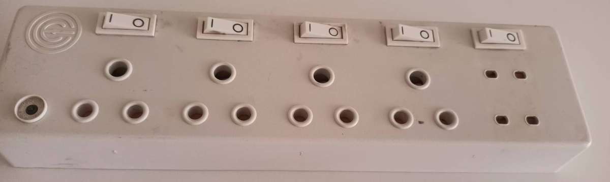 6 Socket Adapter Plug.