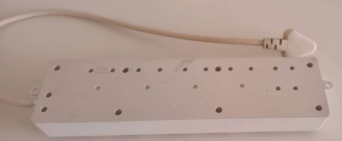 6 Socket Adapter Plug.