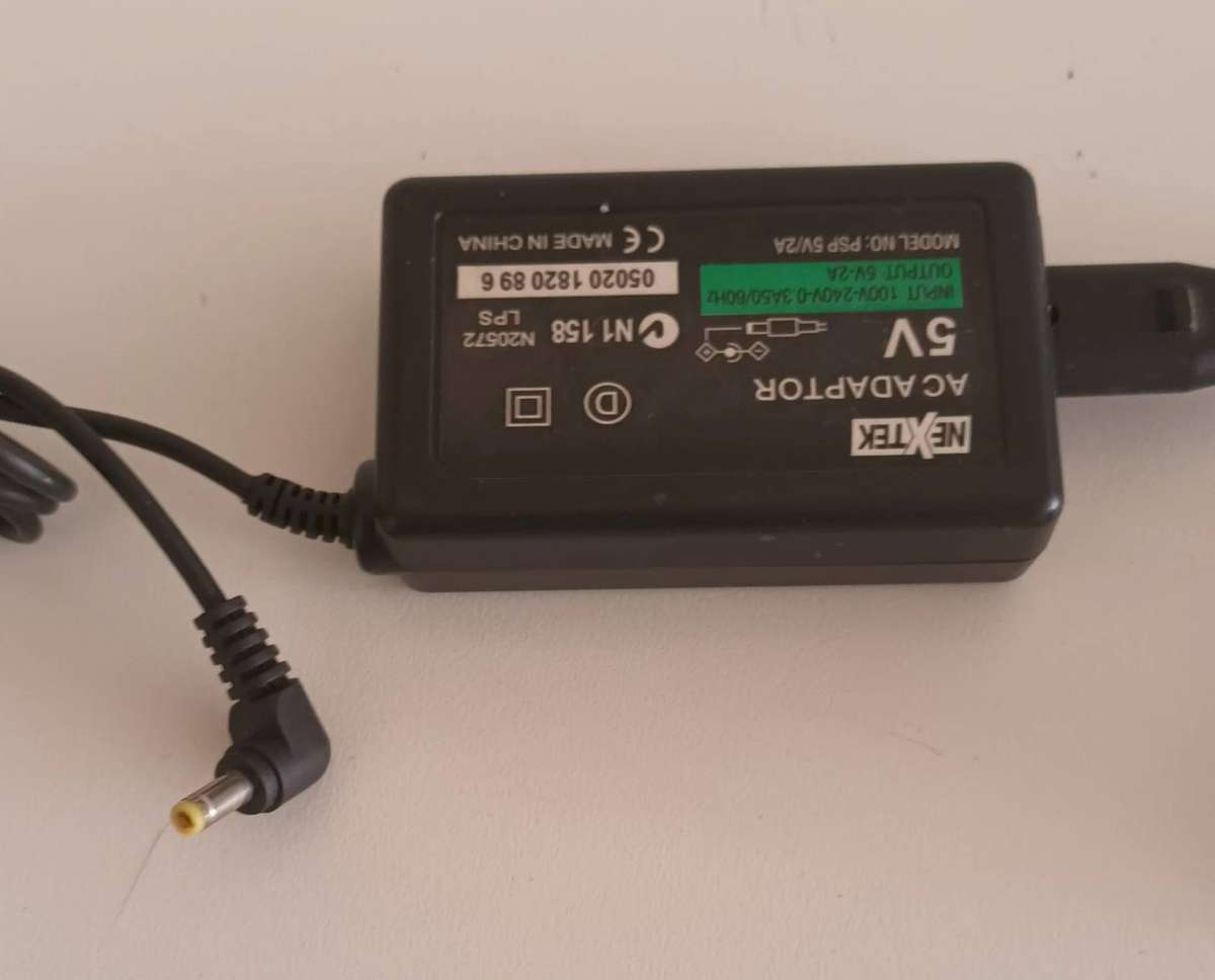 AC Adapter Power Supply for PSP 1000/2000/3000.