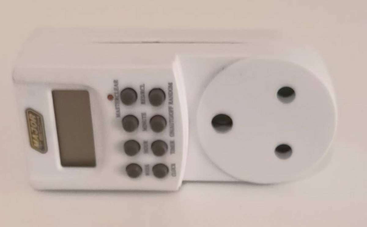 MAJOR MTD7 8 ON/OFF DIGITAL PROGRAMABLE TIMER.