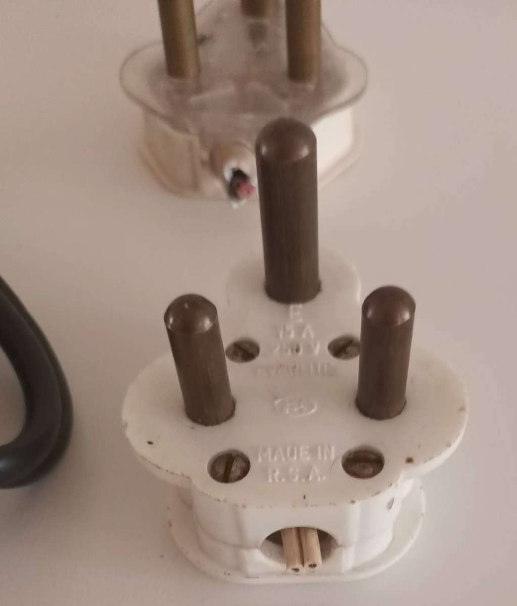 Joblot Plugs and Cables