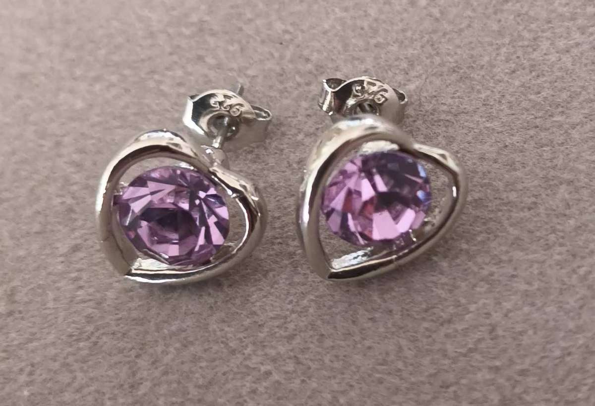 Sterling Silver Amethyst Earrings.