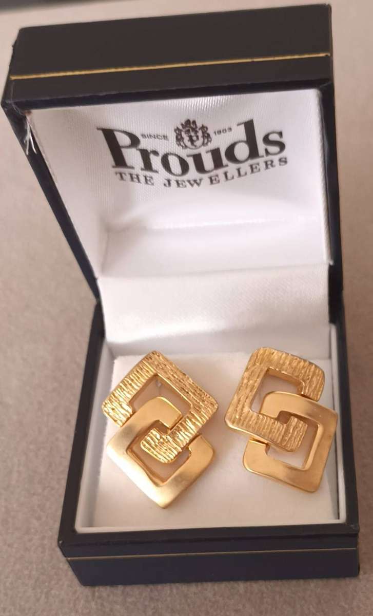 Gorgeous Gold-Plated Earrings.