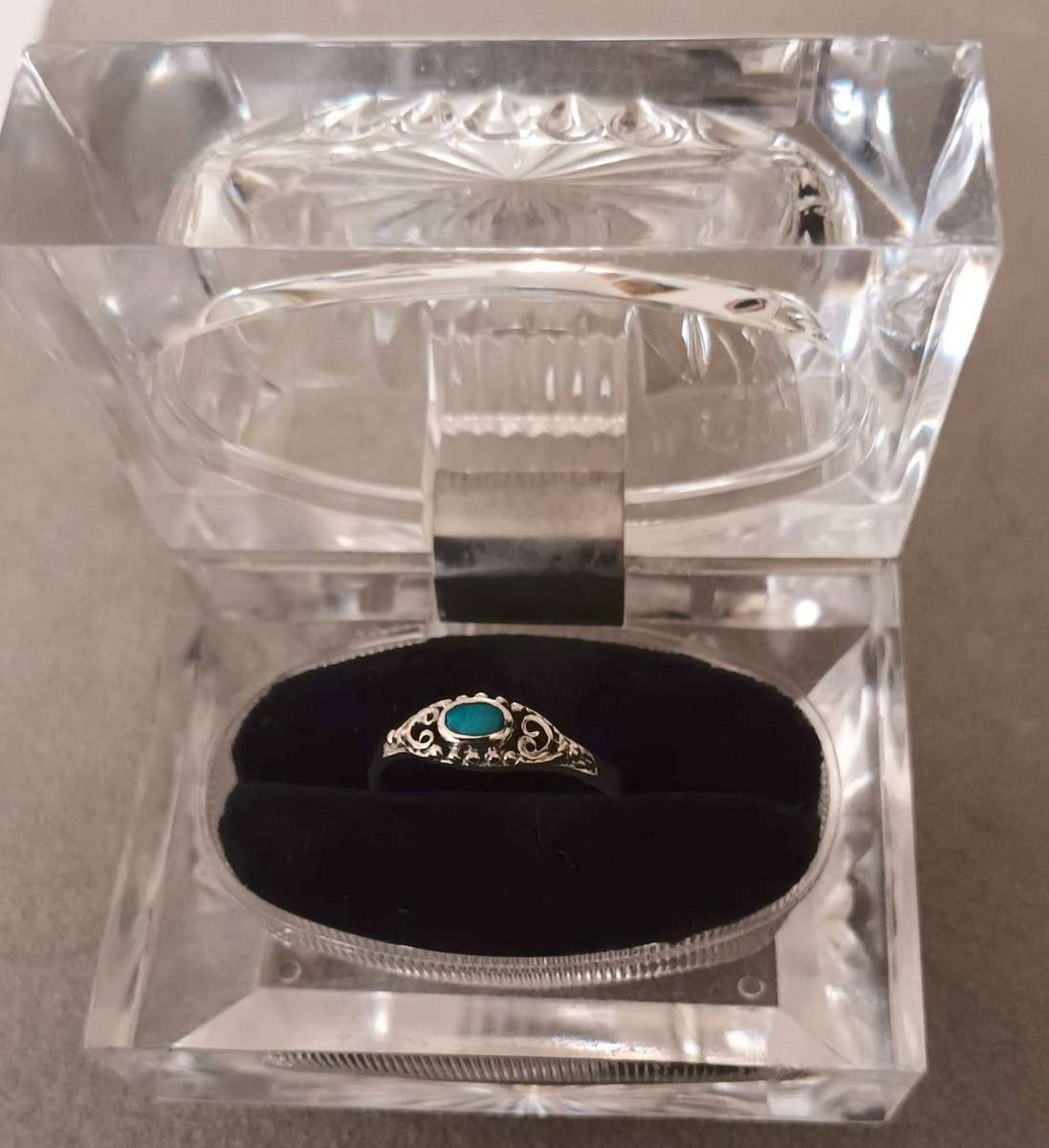 Beautiful Sterling Silver Ring with Turquoise Stone.