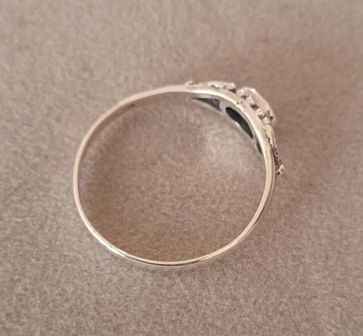 Beautiful Sterling Silver Ring with Turquoise Stone.