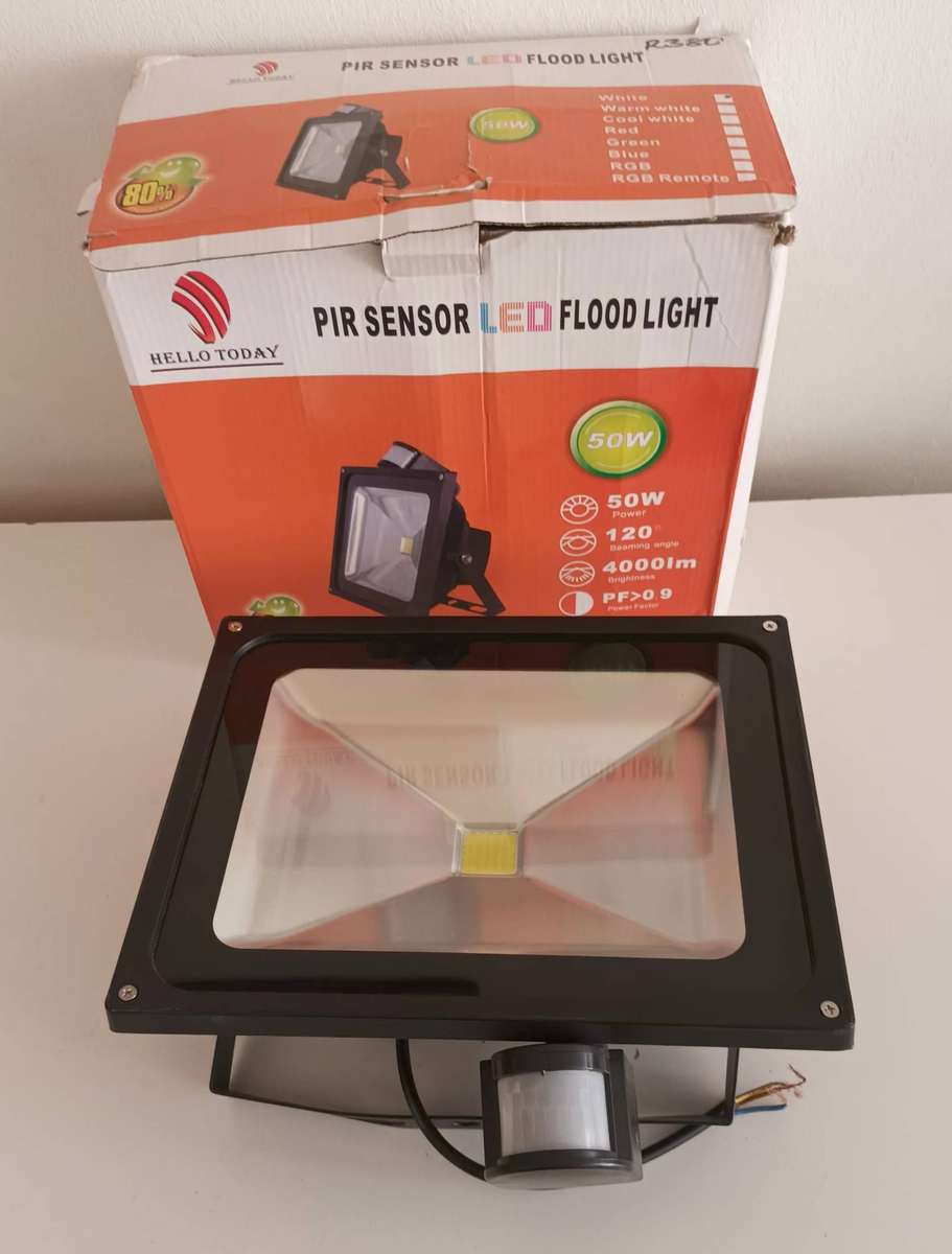 PIR MOTION SENSOR LED FLOOD LIGHT.