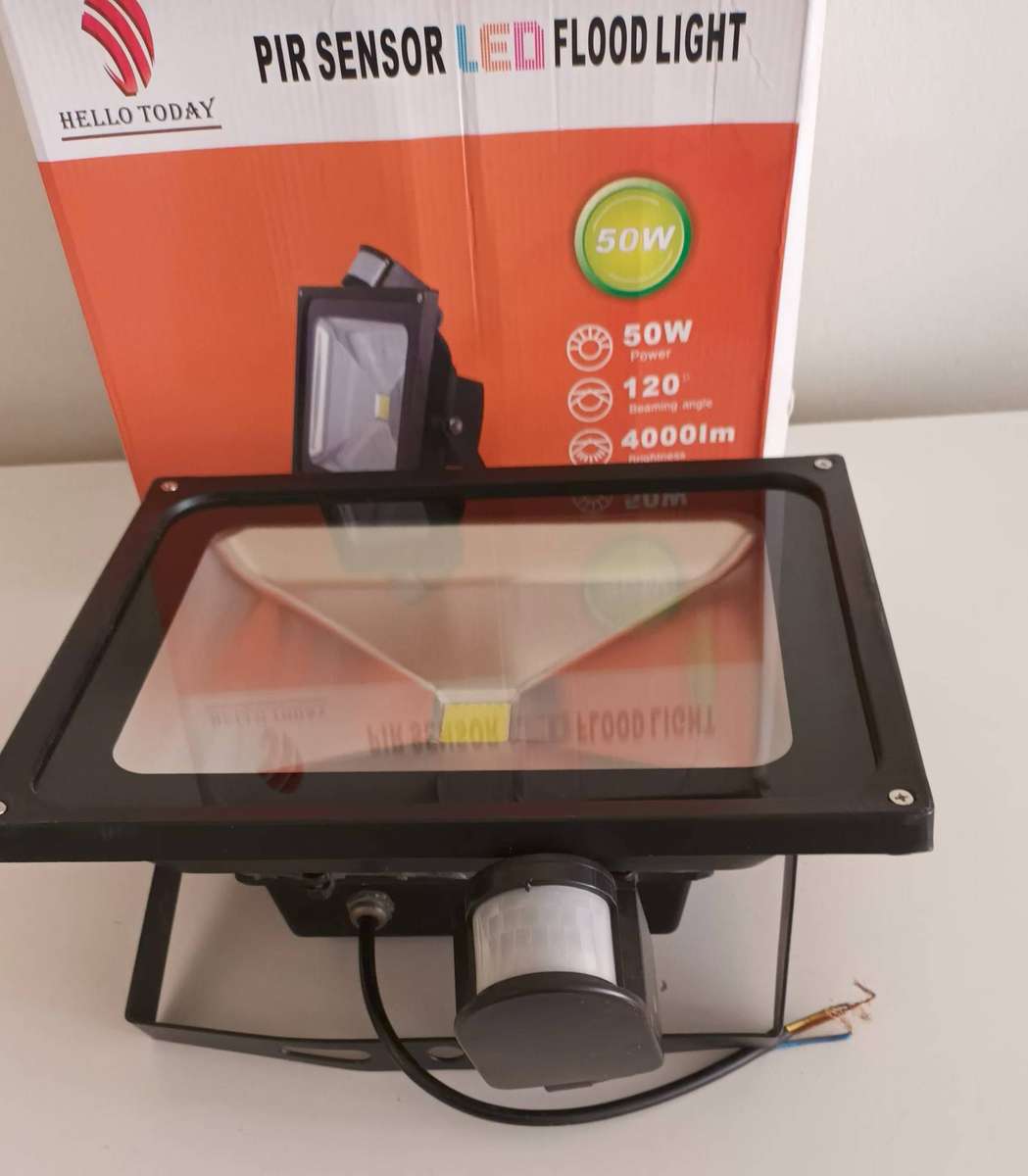 PIR MOTION SENSOR LED FLOOD LIGHT.