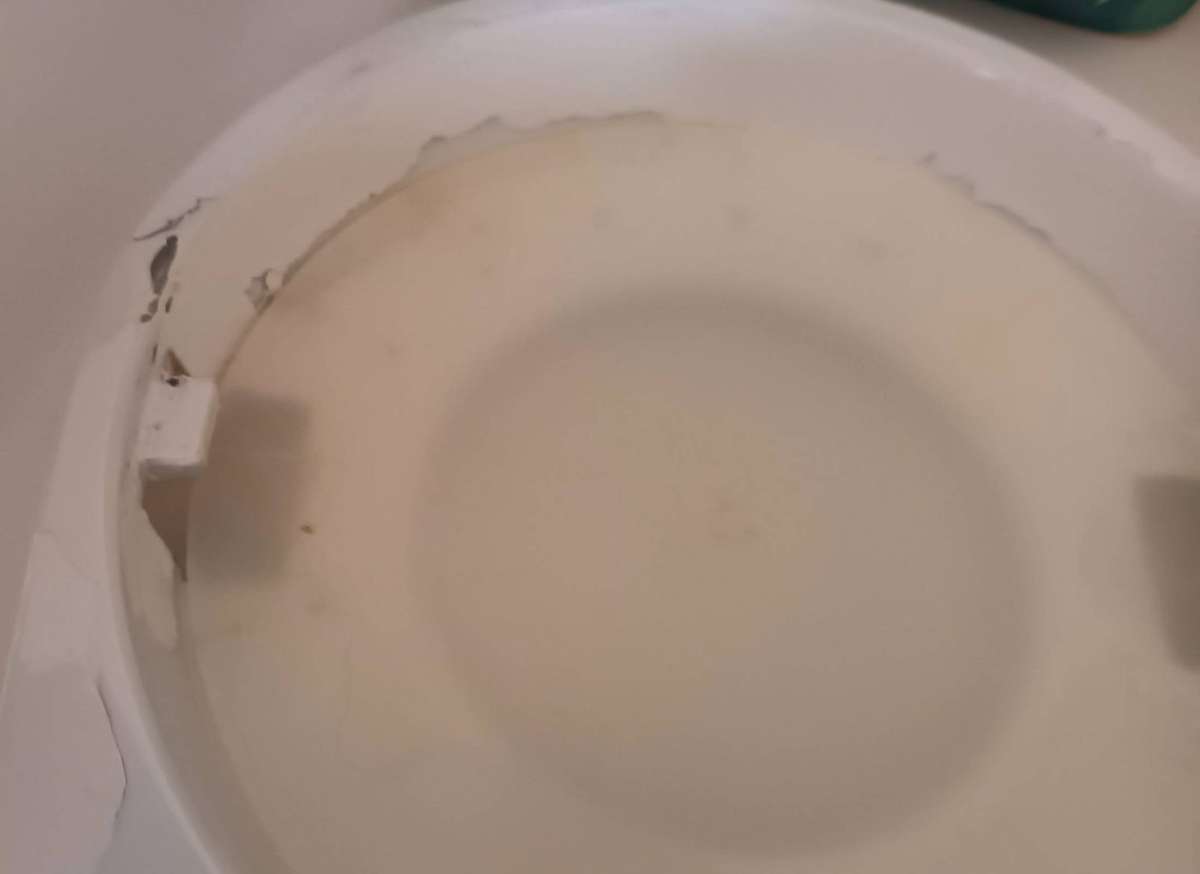 KENWOOD CHEF KM300 WITH LIQUIDIZER, 3X ATTACHMENTS AND COVER.