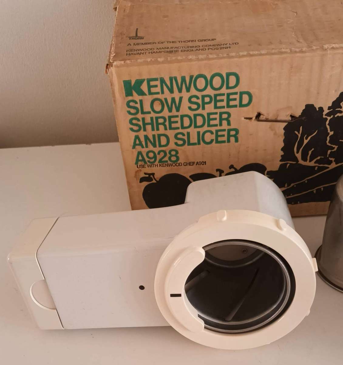 KENWOOD A928 SLOW SPEED SHREDDER & SLICER ATTACHMENT.