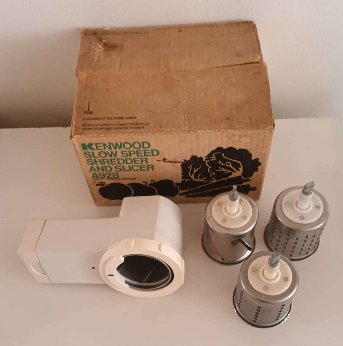 KENWOOD A928 SLOW SPEED SHREDDER & SLICER ATTACHMENT.