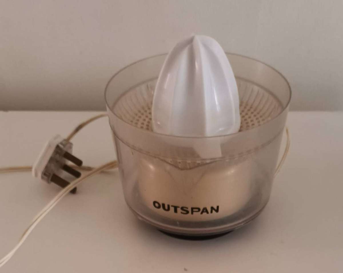 Vintage OUTSPAN Citrus Juicer.