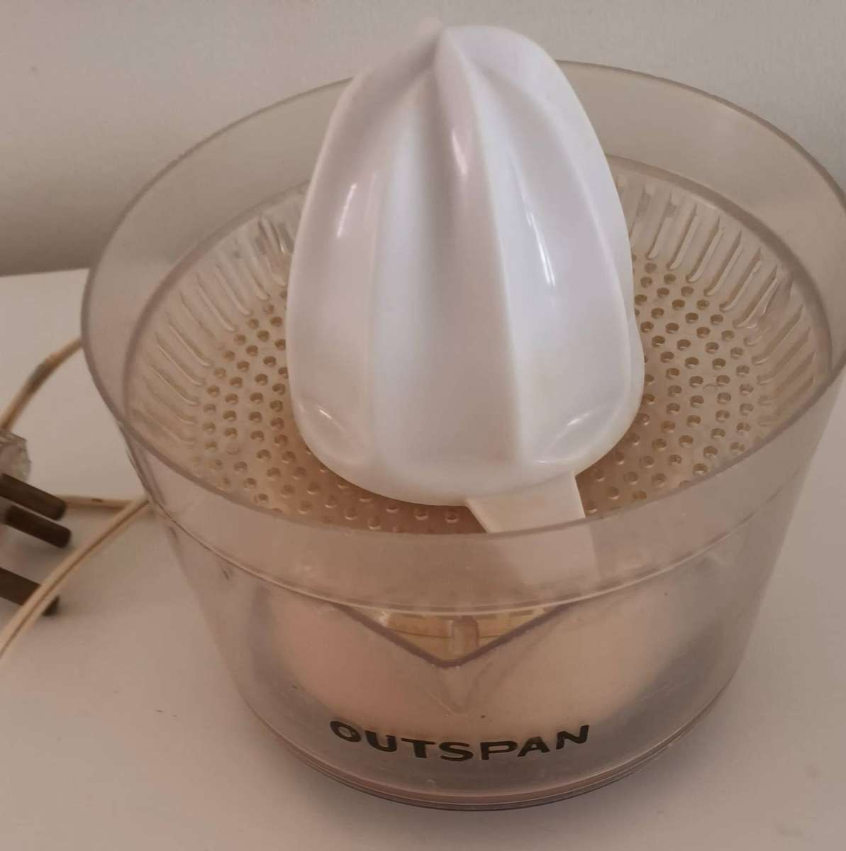 Vintage OUTSPAN Citrus Juicer.