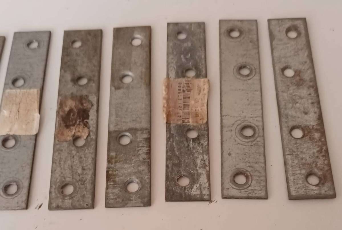 12x Mending Plates. Length 10cm. Width 2cm.