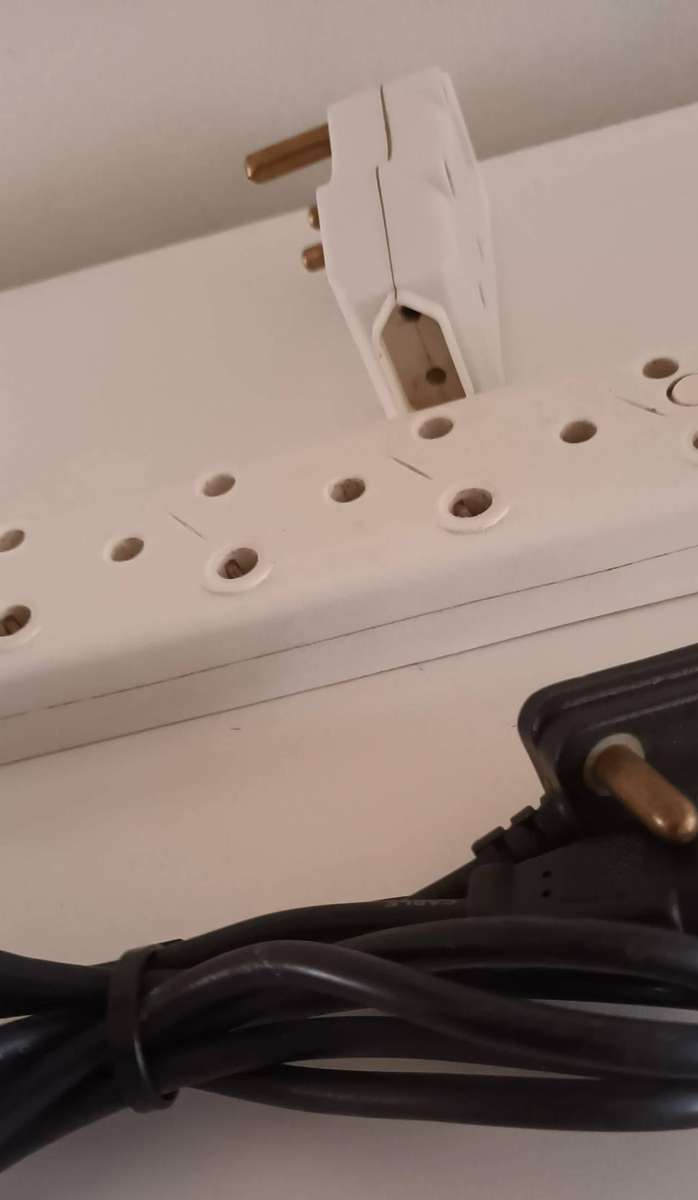 Joblot Plugs & Cables.