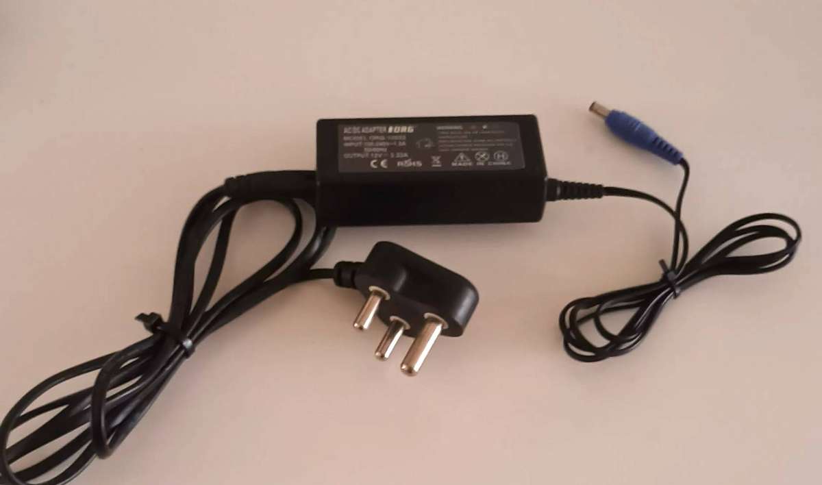 ORG 10033 AC/DC ADAPTER. UNIVERSAL LAPTOP CHARGER.