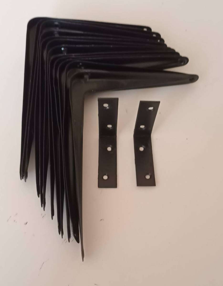 Lot of 14 Brackets