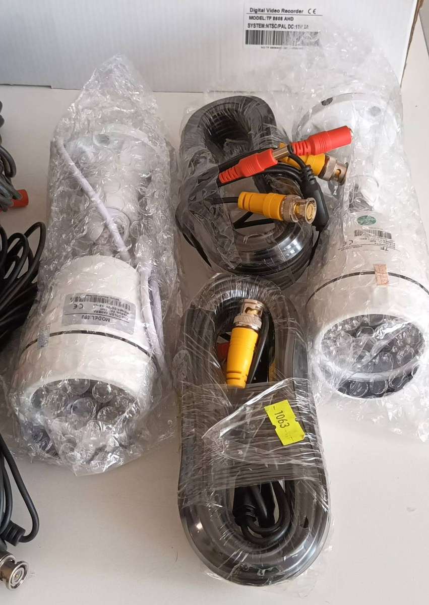 AHD CCTV Direct - 8 channel CCTV camera system. 10 Cameras plus 10x 20m Cables.