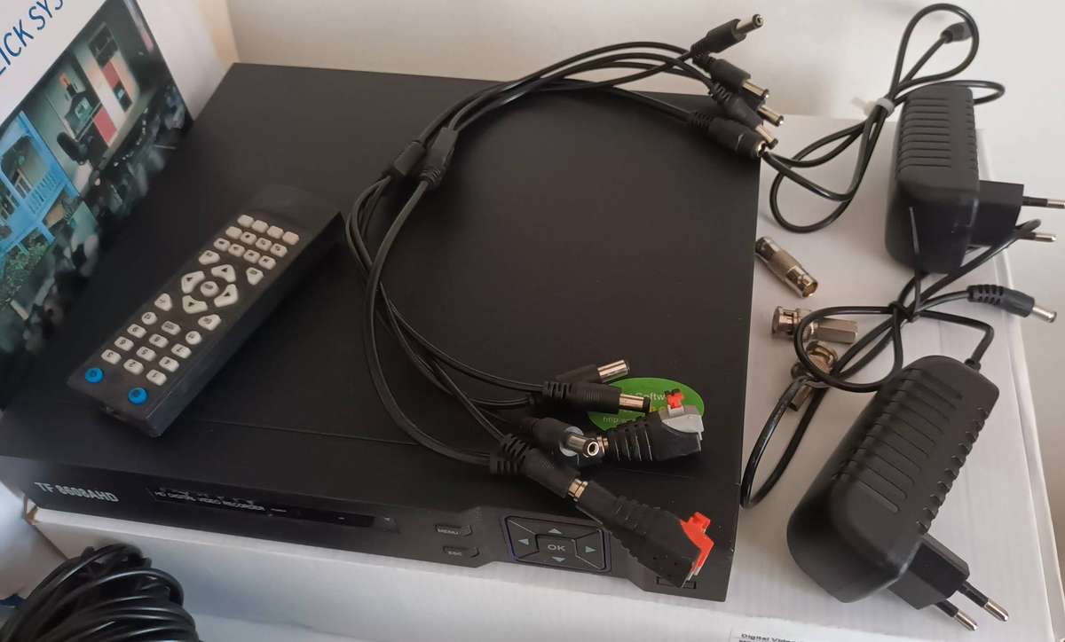 AHD CCTV Direct - 8 channel CCTV camera system. 10 Cameras plus 10x 20m Cables.