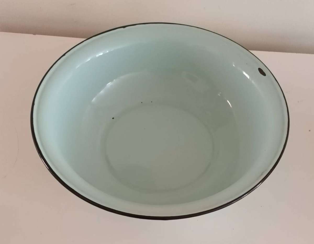 Vintage Enamel Basin/Bowl.