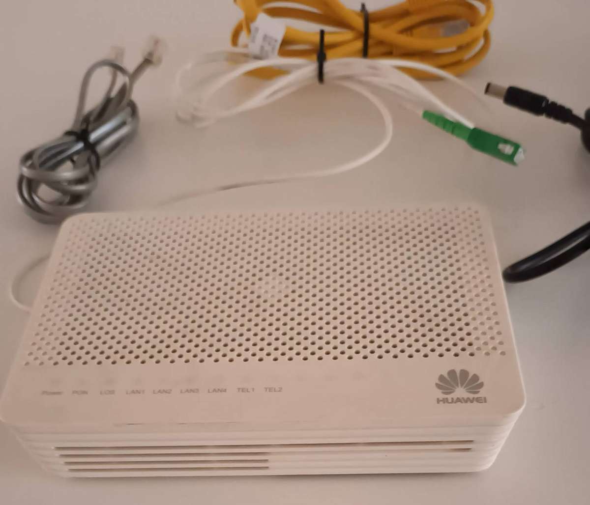 Huawei EchoLife HG8240H5 GPON Router Terminal.