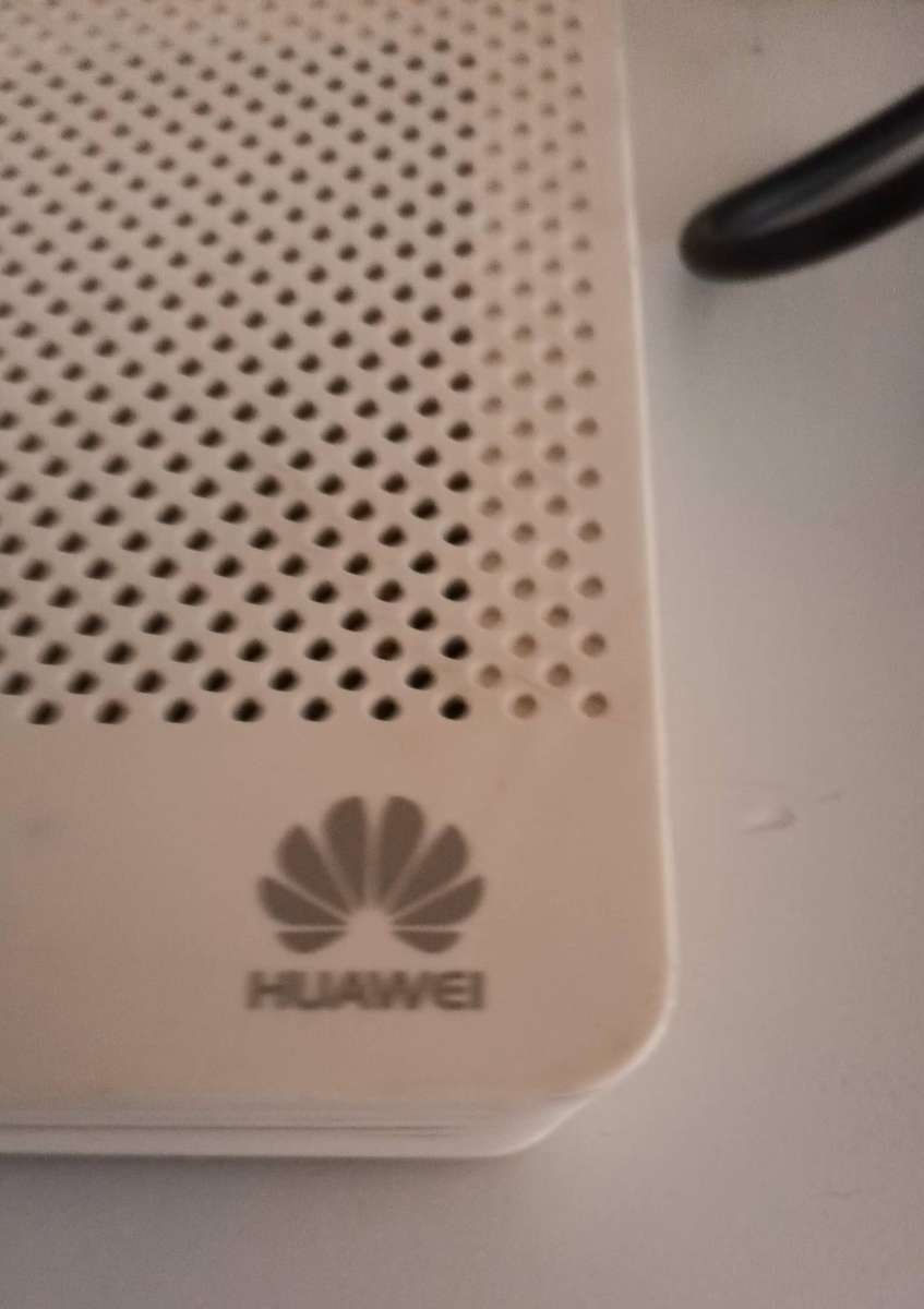 Huawei EchoLife HG8240H5 GPON Router Terminal.