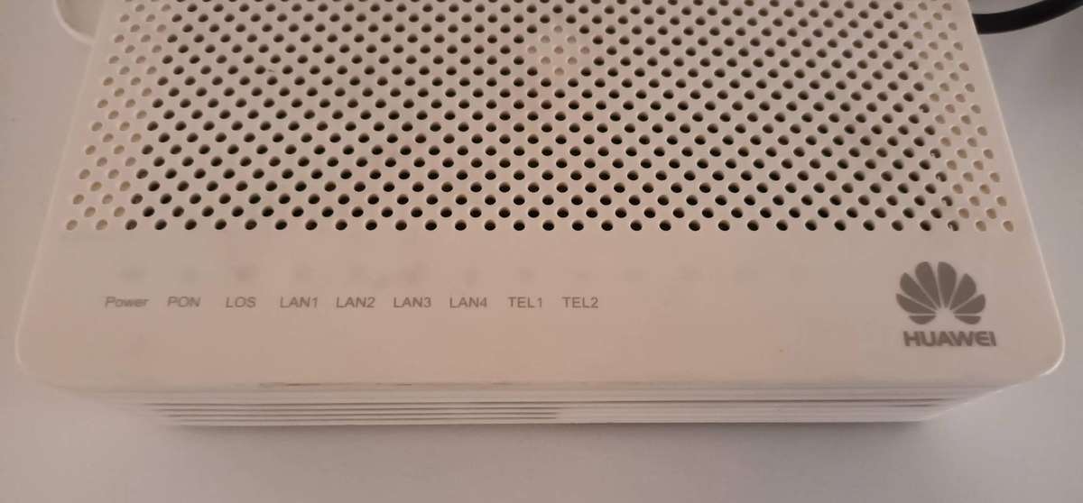 Huawei EchoLife HG8240H5 GPON Router Terminal.