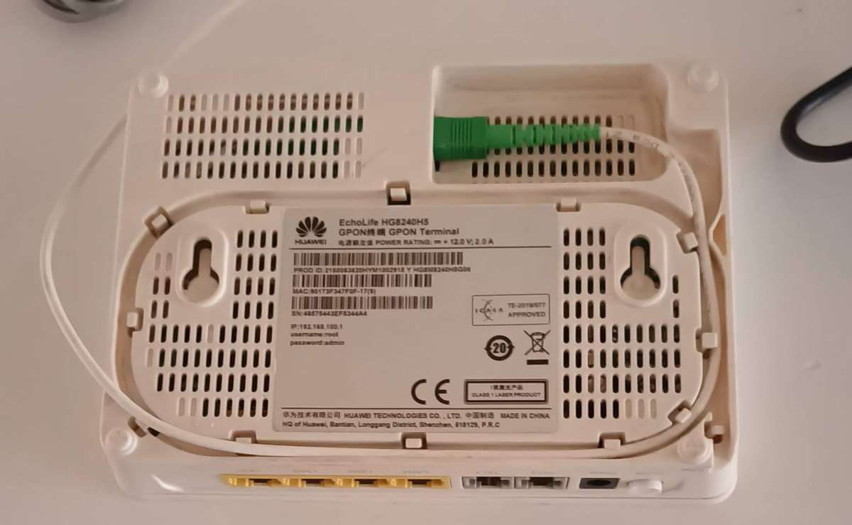 Huawei EchoLife HG8240H5 GPON Router Terminal.