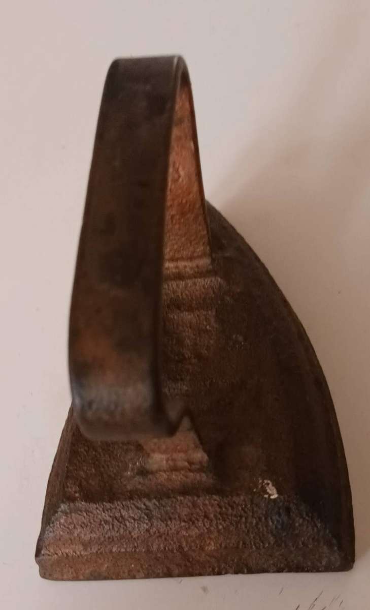 Vintage Heavy Stove Top Iron.
