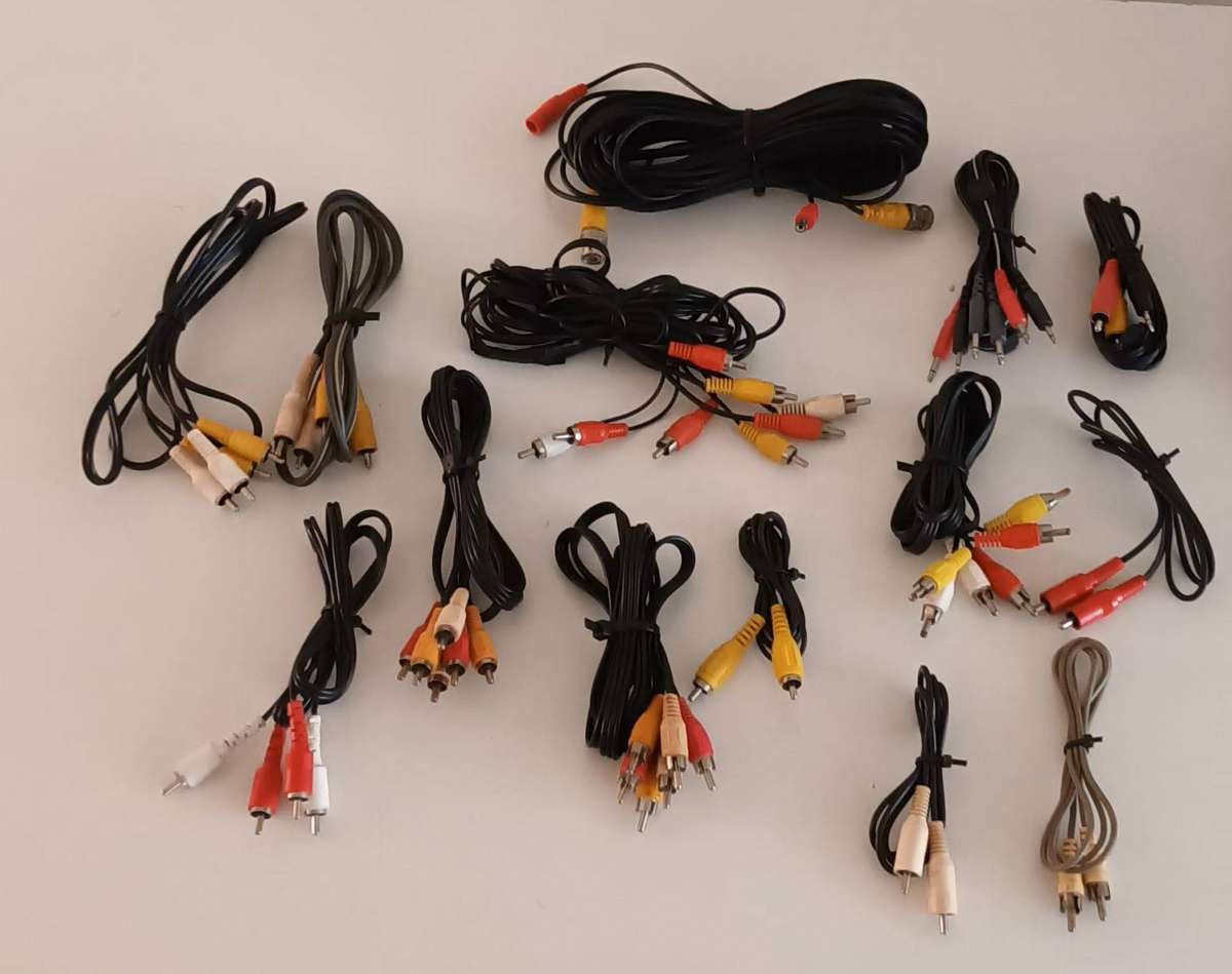 Joblot Audio/Video RCA Cables.