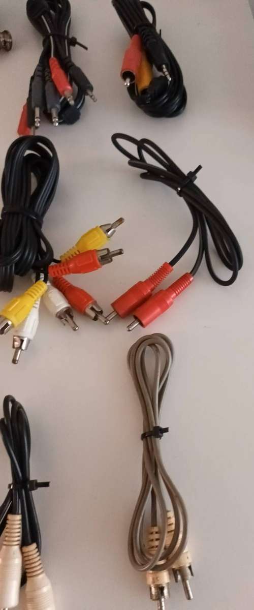 Joblot Audio/Video RCA Cables.